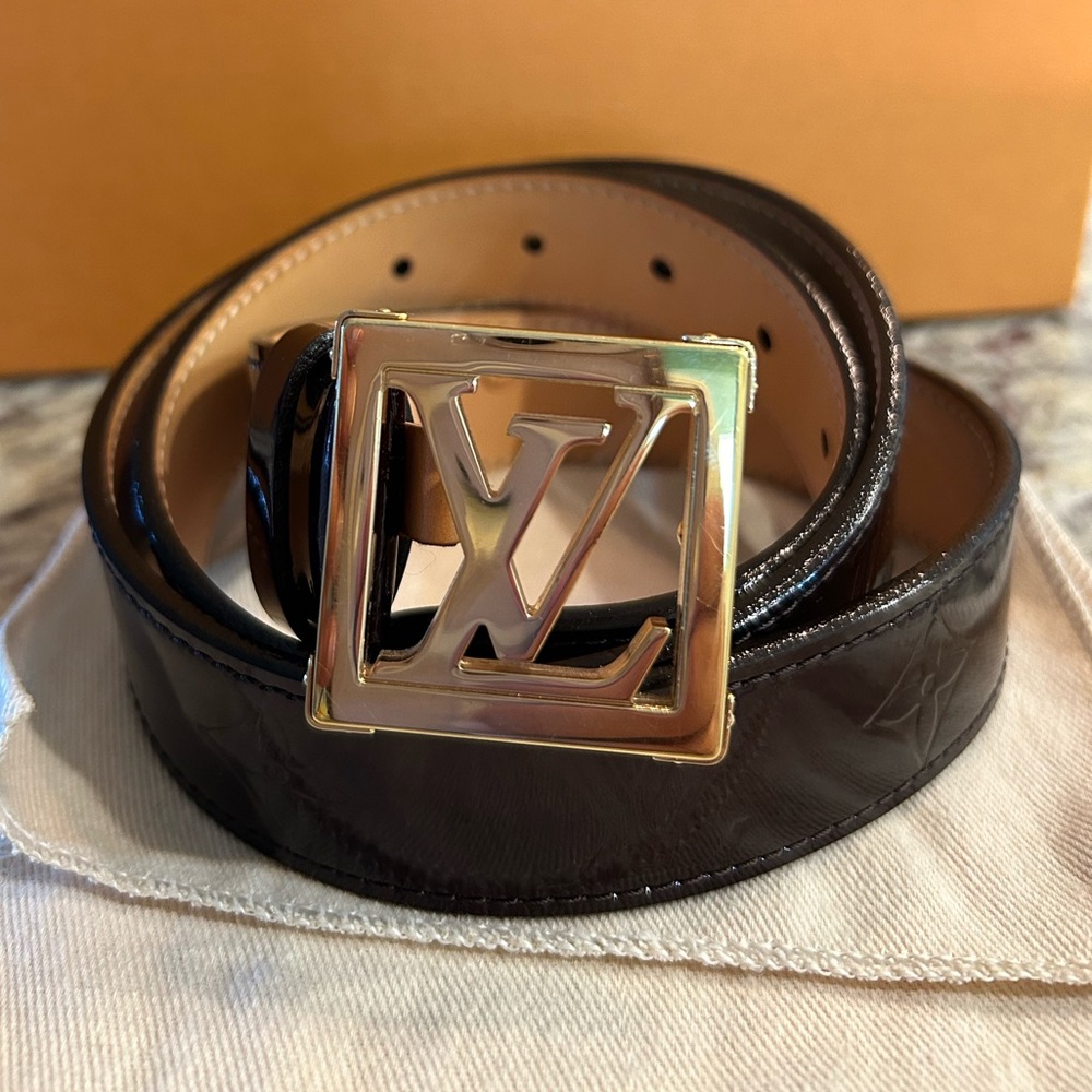 LOUIS VUITTON VERNIS INITIAL BELT